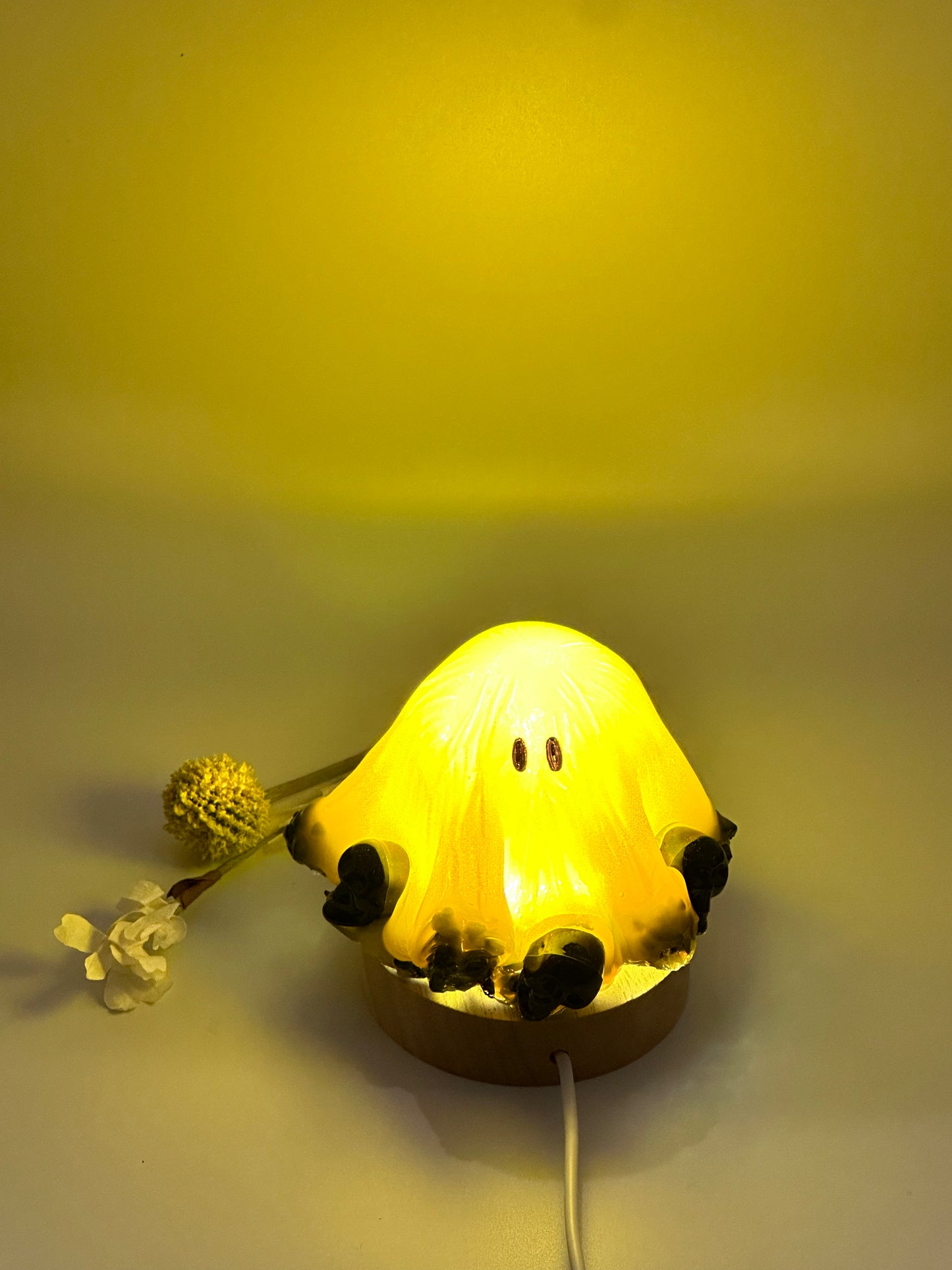 Medium Resin Ghost: Gold + Black Skulls